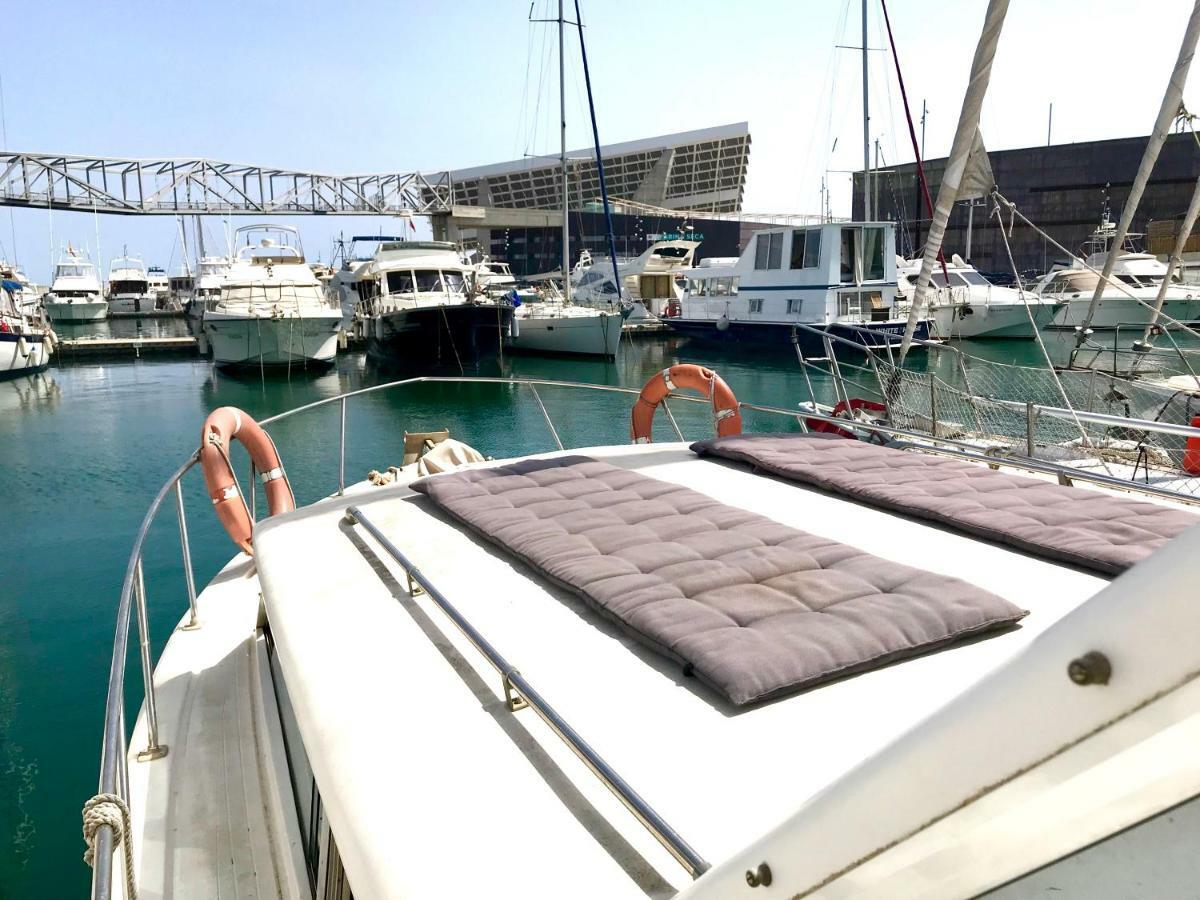 圣阿德里安-德贝索斯 Boat Yacht Barcelona酒店 外观 照片