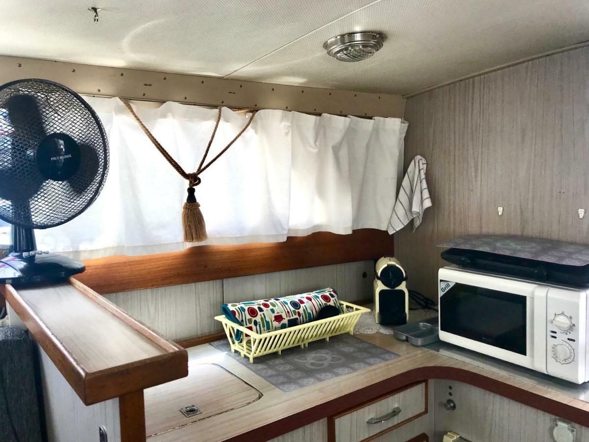 圣阿德里安-德贝索斯 Boat Yacht Barcelona酒店 外观 照片