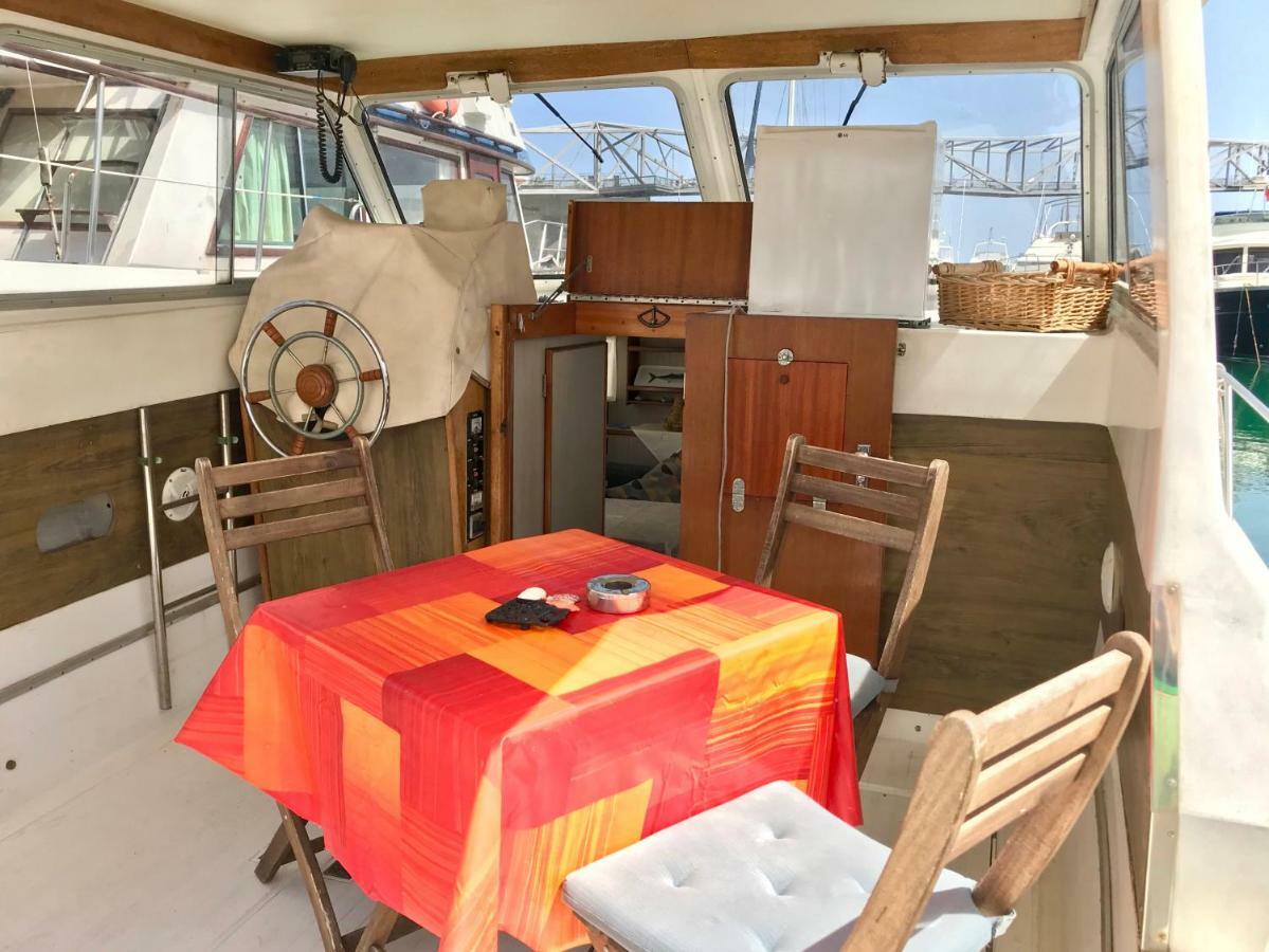 圣阿德里安-德贝索斯 Boat Yacht Barcelona酒店 外观 照片